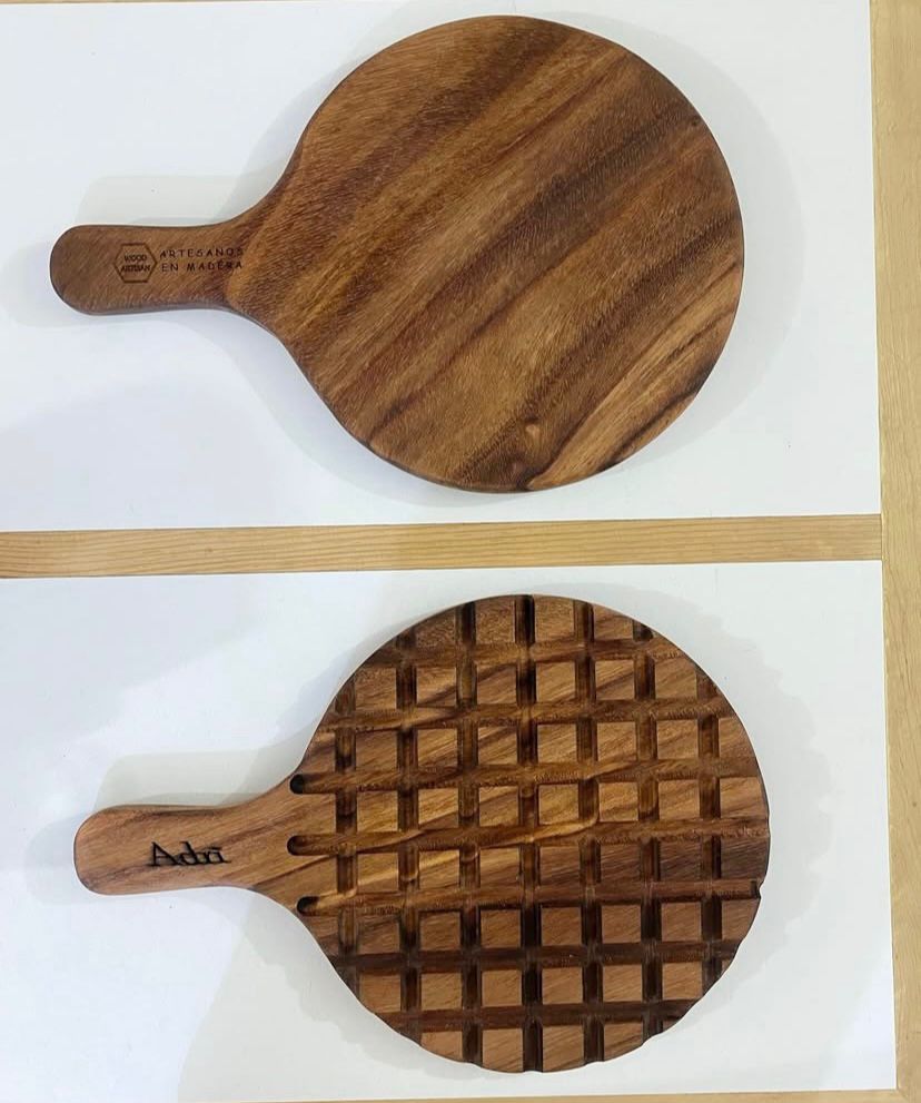 Tabla de Parota Redonda de 30 cm diámetro con mango