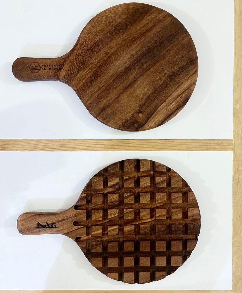 Tabla de Parota Redonda de 30 cm diámetro con mango