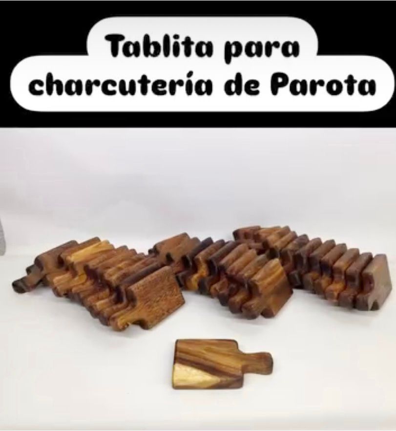 Tabla de Parota con mango  de 10x15 cm