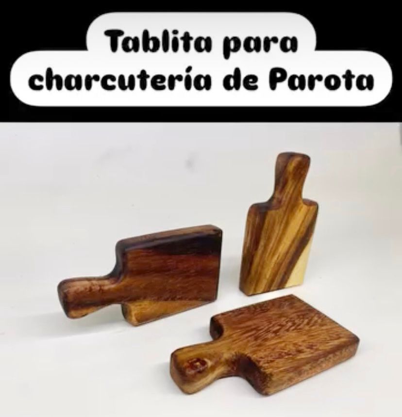 Tabla de Parota con mango  de 10x15 cm