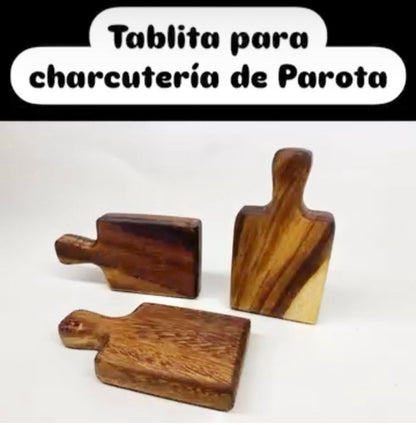 Tabla de Parota con mango  de 10x15 cm