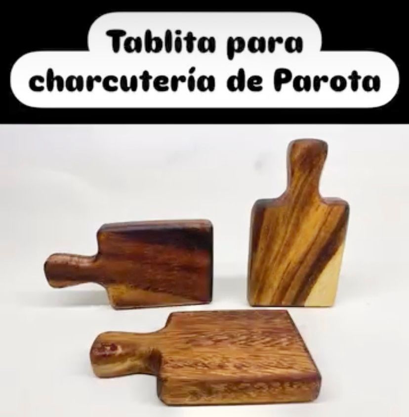 Tabla de Parota con mango  de 10x15 cm