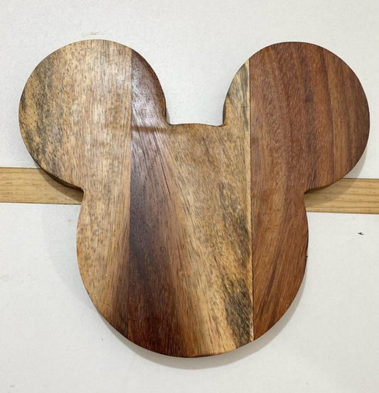 Tabla de Parota en forma de Mickey Mouse